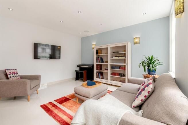 8660437-interior04.jpg