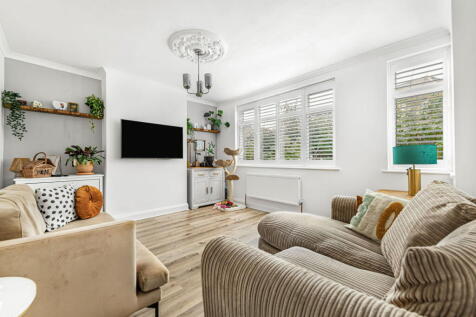 Mount Court, West Wickham, BR4 9AH