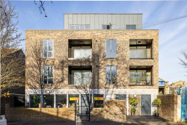 Clinton Road E7