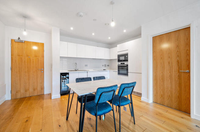 1376589-8-690c99b...