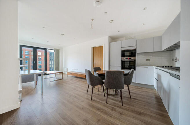 1385345-6-6926d8c...