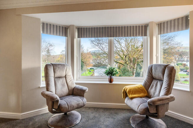 Living / Dining R...