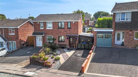 Grassholme, Wilnecote, Tamworth, Staffordshire, B77