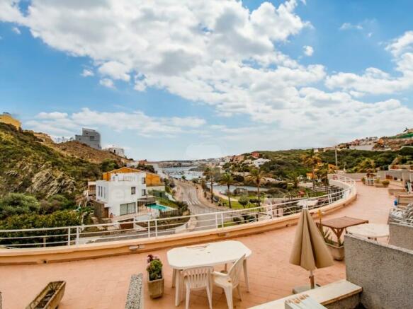 Apartment with sea views Cala Llonga