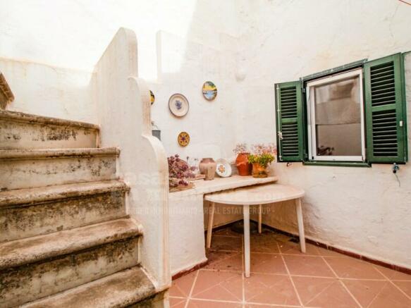 House with patio in Es Castell