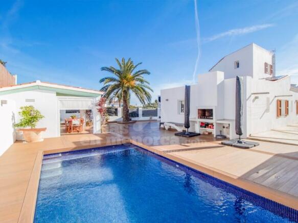 Villa with pool in Sol del Este