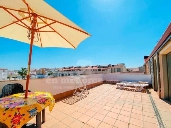Penthouse with terrace in Ciutadella