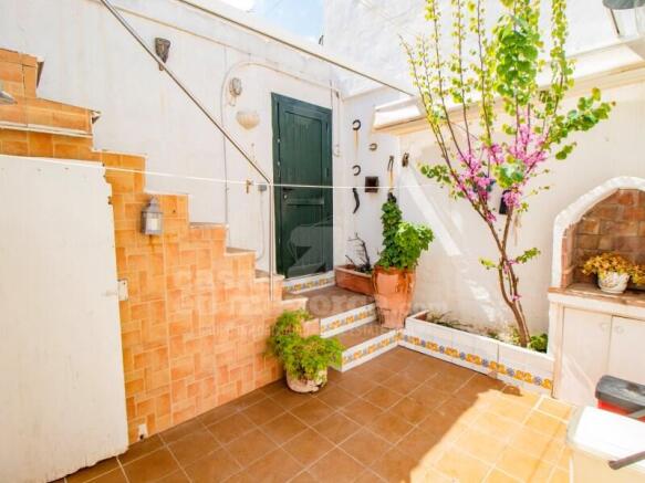 House with patio in Es Castell