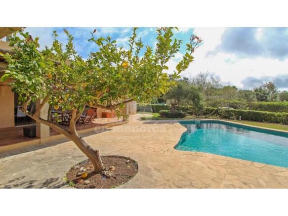 Licensed villa in Binisafua