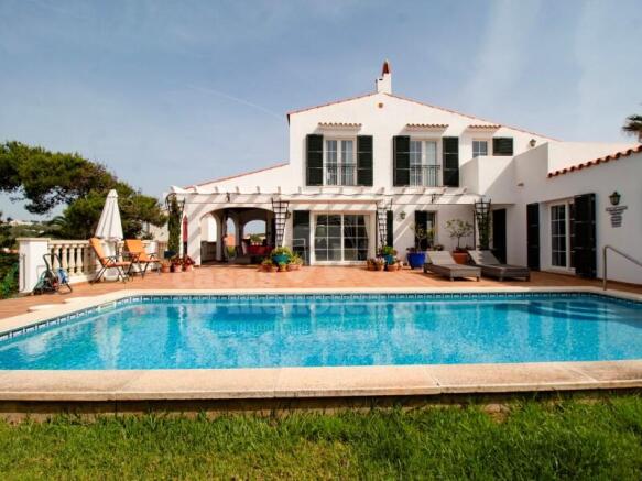 Villa with pool in Addaia