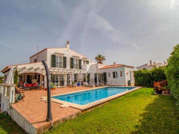Villa with pool in Addaia