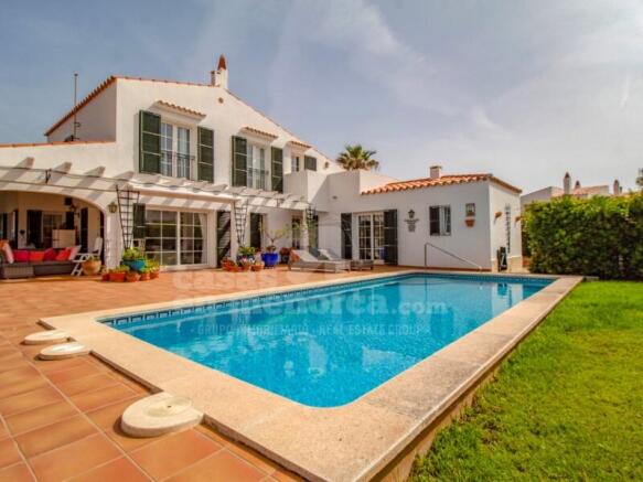 Villa with pool in Addaia