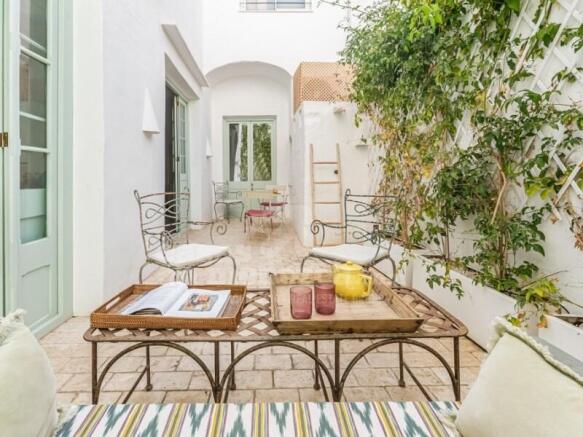 House with patio in Mahon