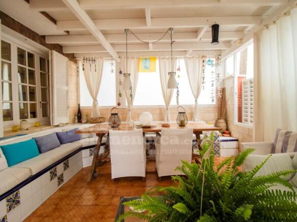House with garden in Es Castell