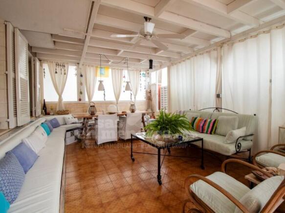 House with garden in Es Castell