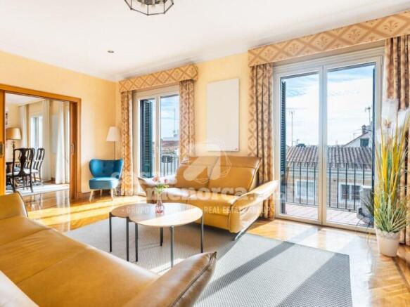 Stately penthouse in Centro Mahon