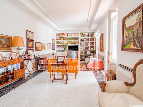 Apartment with lift and garden in Mahón