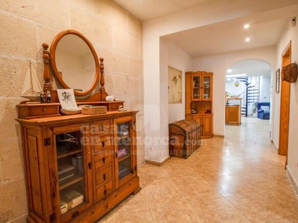 Ground floor house with garage to buy in Mahon