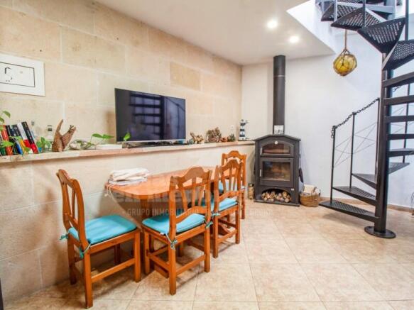 Ground floor house with garage to buy in Mahon