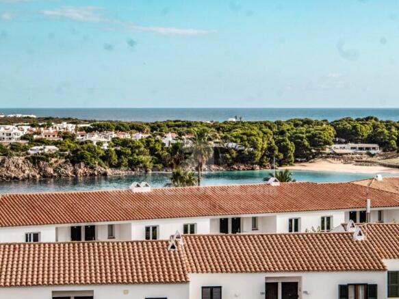 Apartment with pool, sea views and license in Arenal den Castell