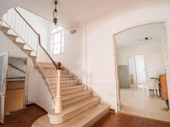 Building in Centro Mahon