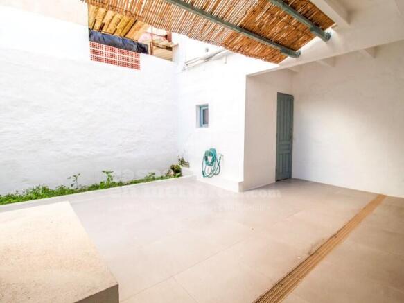 Ground floor house with patio in Es Castell