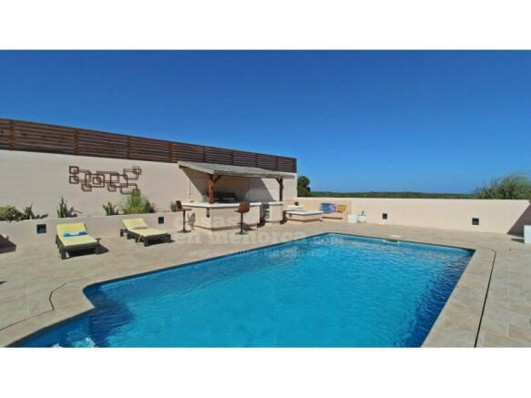 Villa with pool in Cala Llonga
