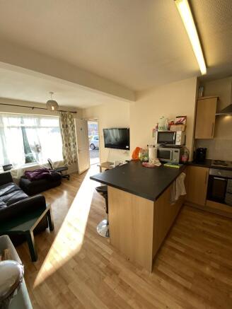 6 Bed House