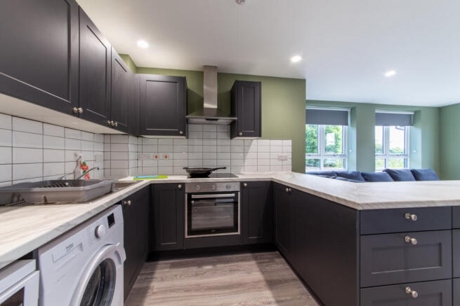 6 Bed Apartment