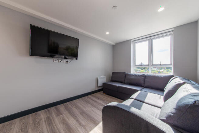 6 Bed Apartment