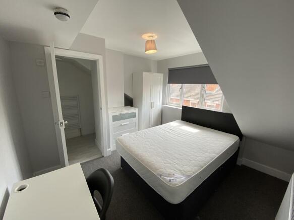 6 Bed House