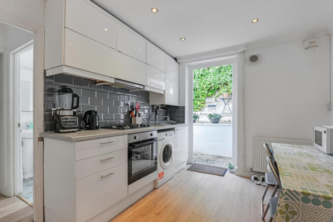 20251010064246_P1023940_LuTLs