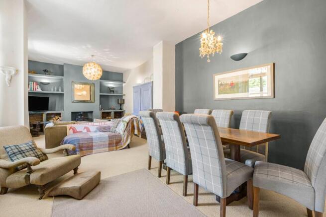 Sitting/Dining Room