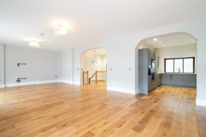 Living Area-4.jpg