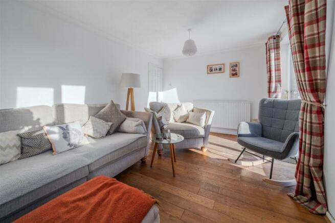 Living Room-2.jpg