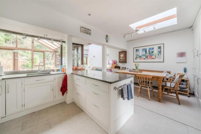 Kitchen-dining-3.jpg