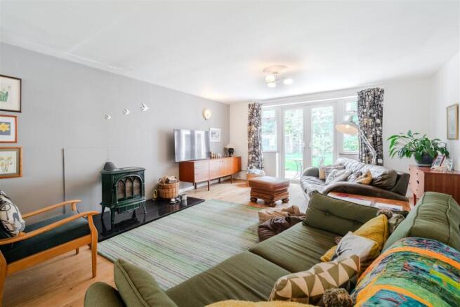 Living Room.jpg