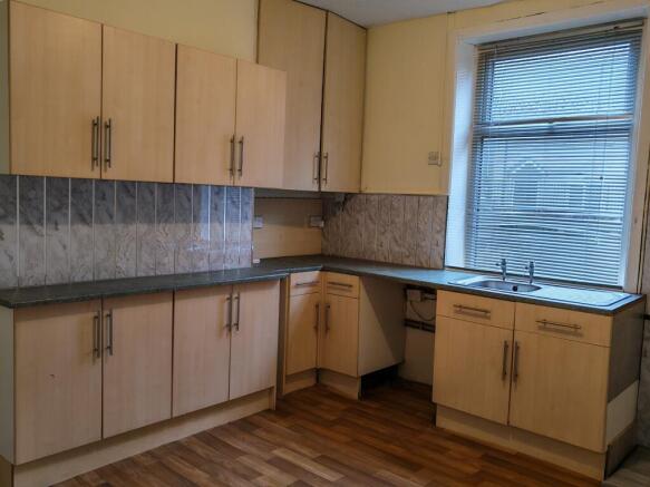 BB12-6QH 105 Gannow Lane Kitchen 01 T202601201630.jpg