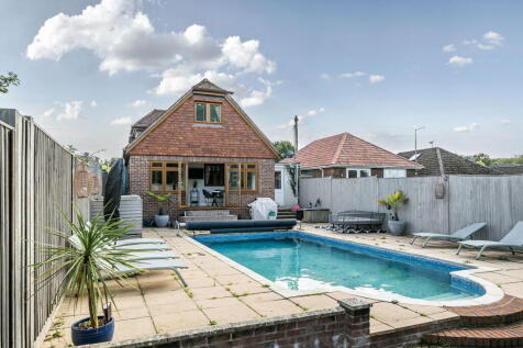 Charmwen Crescent, West End, Southampton, SO30