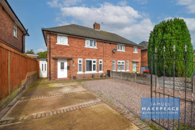 Three bed semi-detached house to let