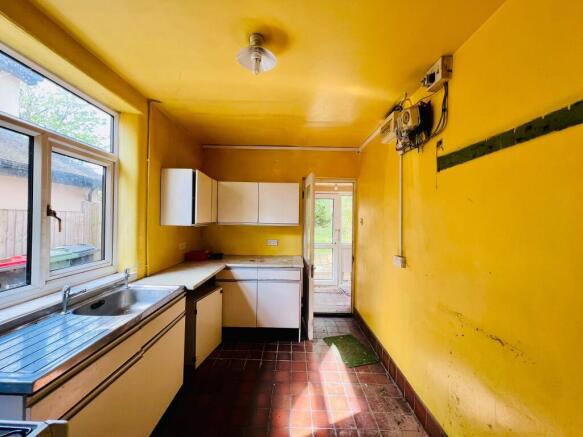 KITCHEN (2).jpg