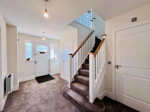 HALLWAY (2).jpg