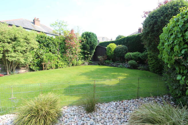 R Garden (4).JPG