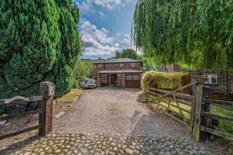 The Shires, Warrington