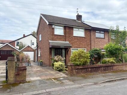 Village Close, Thelwall