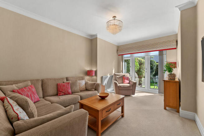 16 Beech Avenue Sitting Room.jpg