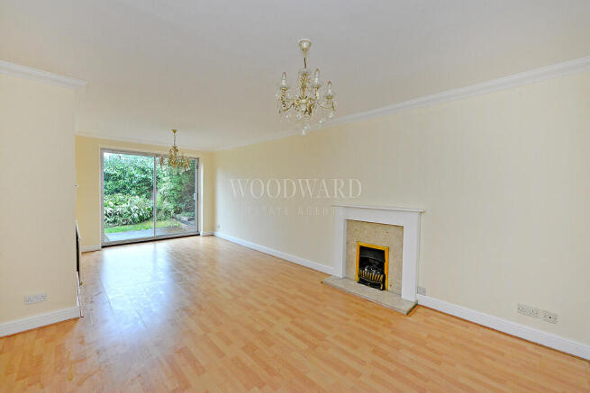 Living/Dining Roo...