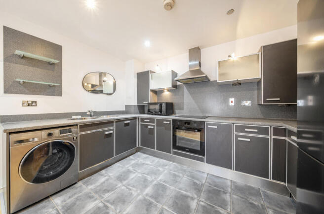 1364515-11-68e8fd...