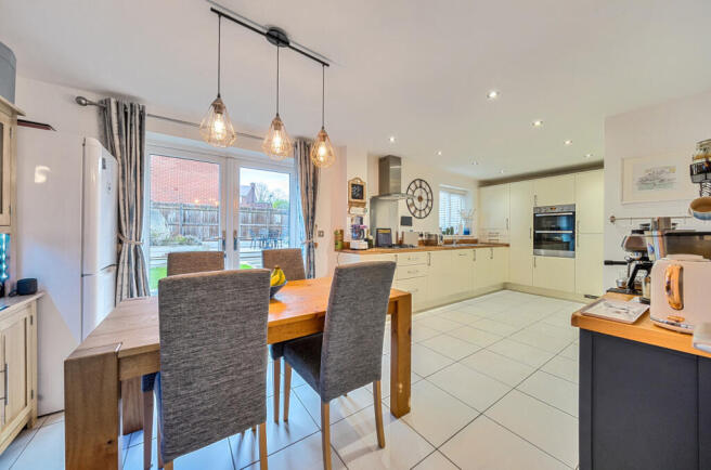 1383614-21-692470...