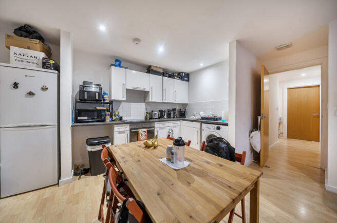 1384712-19-692860...